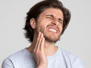 Read more about the article Mal di testa e mal di denti:ecco perché sono collegati