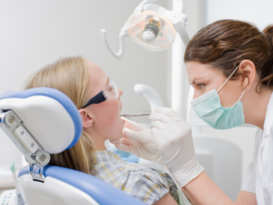 Scopri di più sull'articolo Igienista dentale: chi è e cosa fa